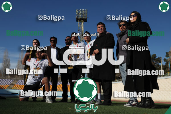 استقلال 1 - 1 کیا