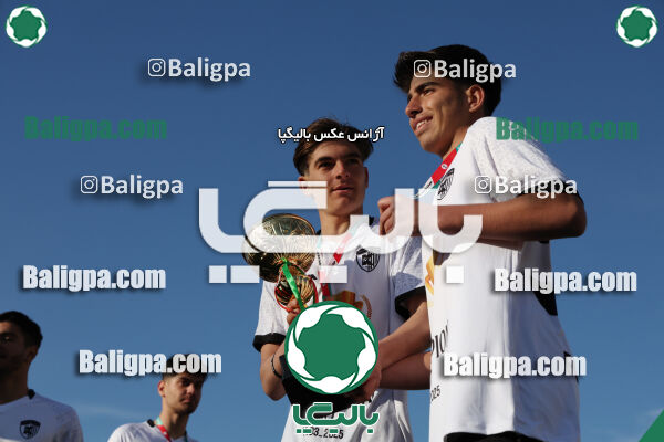 استقلال 1 - 1 کیا