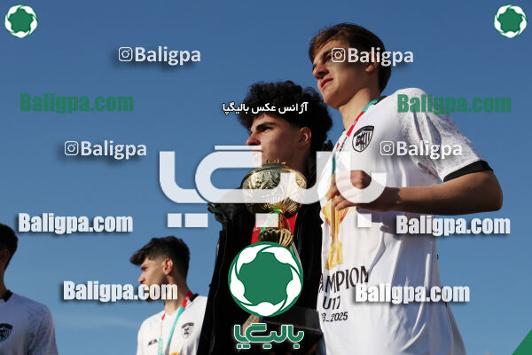 استقلال 1 - 1 کیا