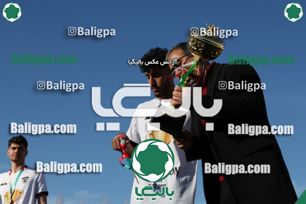 استقلال 1 - 1 کیا
