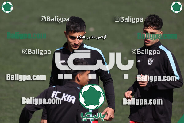 استقلال 1 - 1 کیا