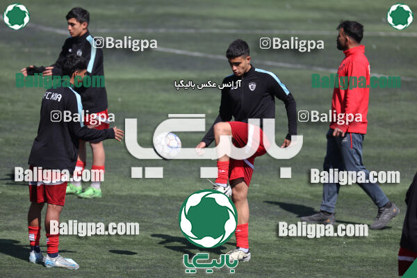 استقلال 1 - 1 کیا