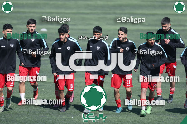 استقلال 1 - 1 کیا