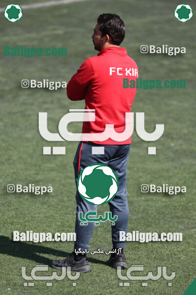 استقلال 1 - 1 کیا