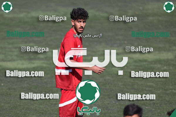 استقلال 1 - 1 کیا