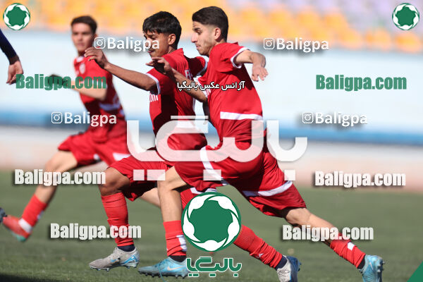 استقلال 1 - 1 کیا