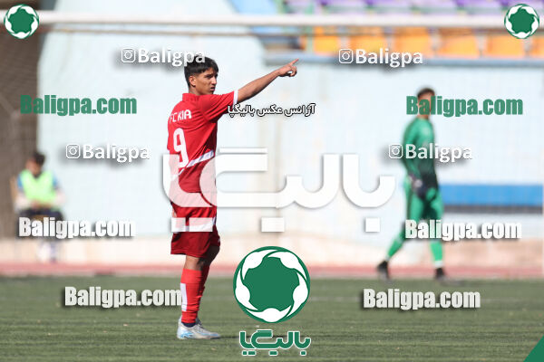 استقلال 1 - 1 کیا