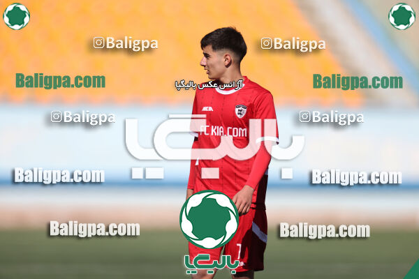 استقلال 1 - 1 کیا