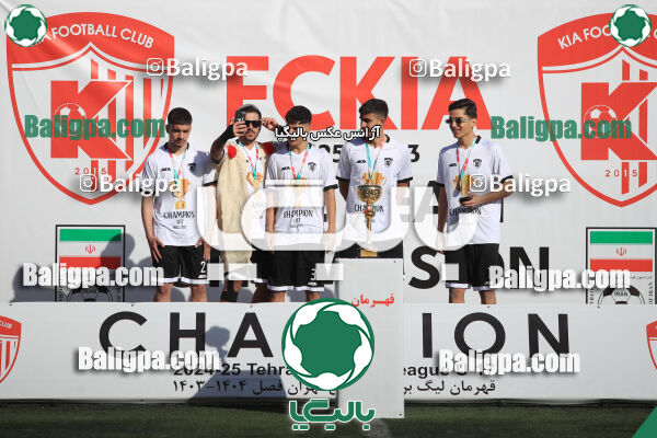 استقلال 1 - 1 کیا