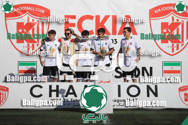 استقلال 1 - 1 کیا