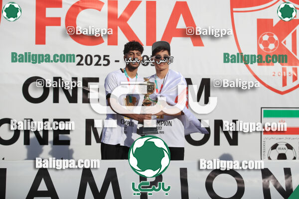 استقلال 1 - 1 کیا