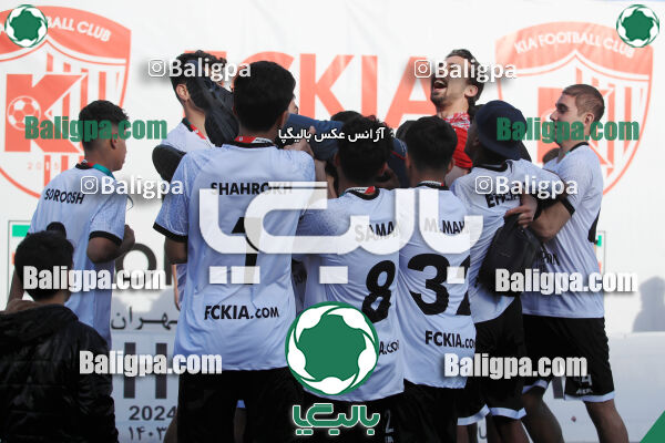 استقلال 1 - 1 کیا