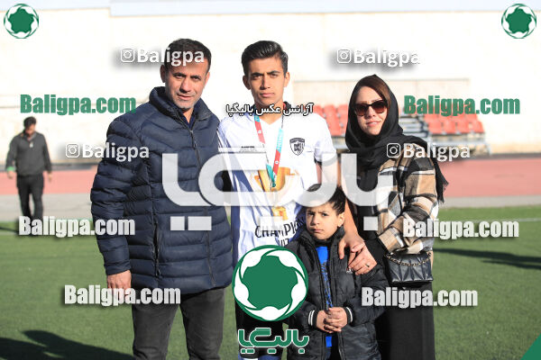استقلال 1 - 1 کیا