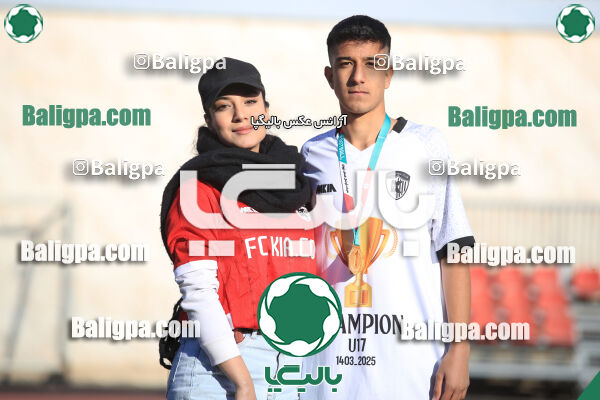 استقلال 1 - 1 کیا
