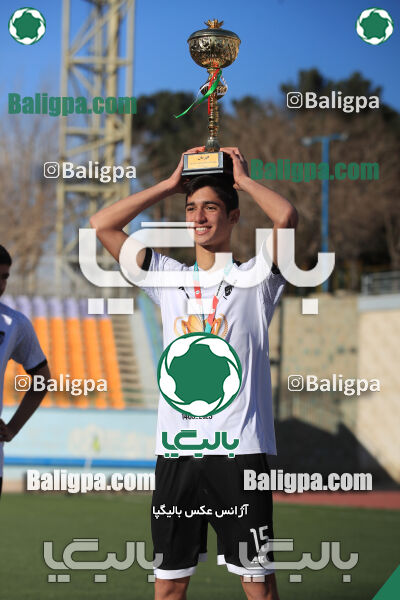 استقلال 1 - 1 کیا