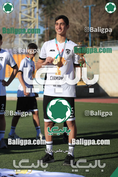 استقلال 1 - 1 کیا