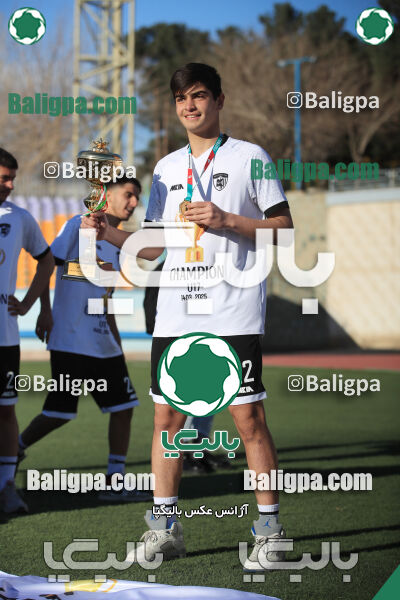استقلال 1 - 1 کیا