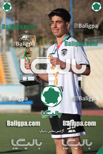 استقلال 1 - 1 کیا