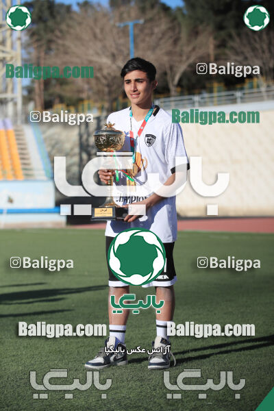 استقلال 1 - 1 کیا