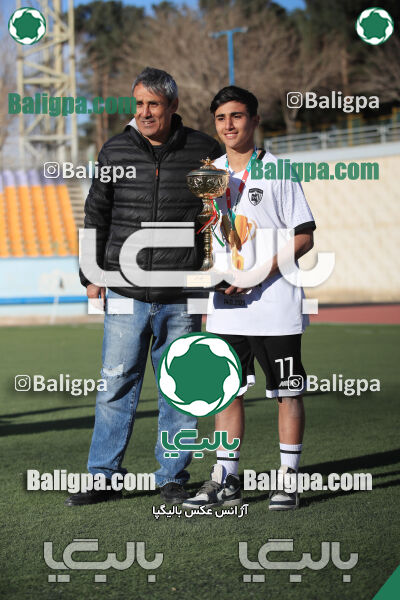 استقلال 1 - 1 کیا