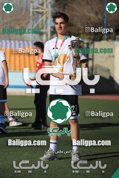 استقلال 1 - 1 کیا