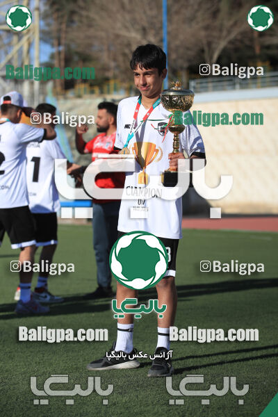 استقلال 1 - 1 کیا
