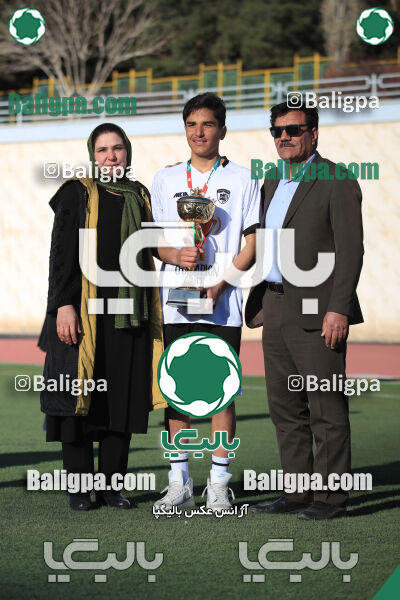 استقلال 1 - 1 کیا