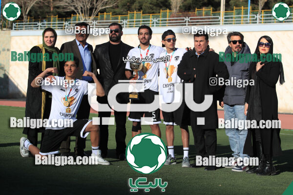 استقلال 1 - 1 کیا