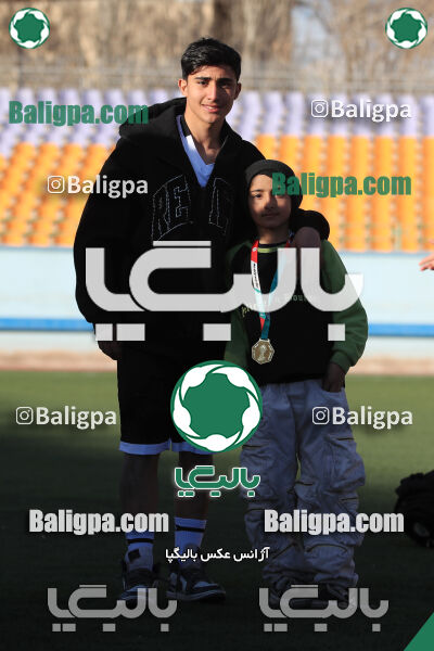 استقلال 1 - 1 کیا