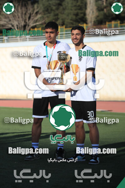 استقلال 1 - 1 کیا