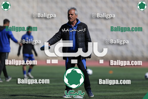 استقلال 1 - 1 کیا