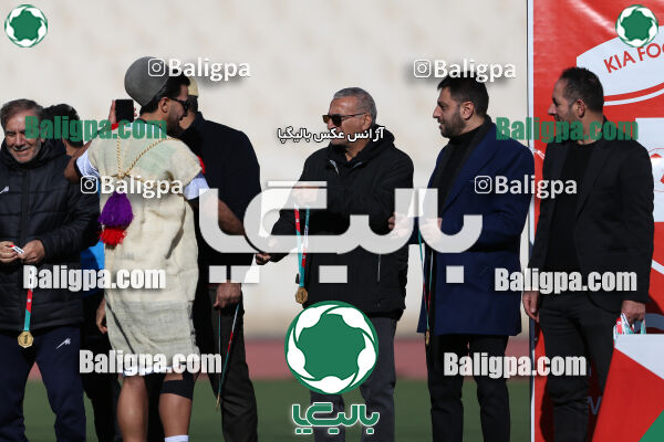استقلال 1 - 1 کیا