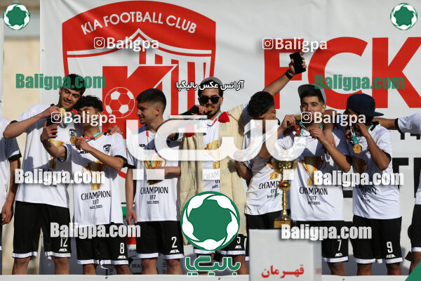 استقلال 1 - 1 کیا