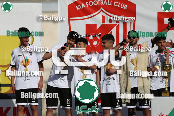 استقلال 1 - 1 کیا