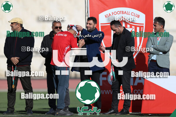 استقلال 1 - 1 کیا