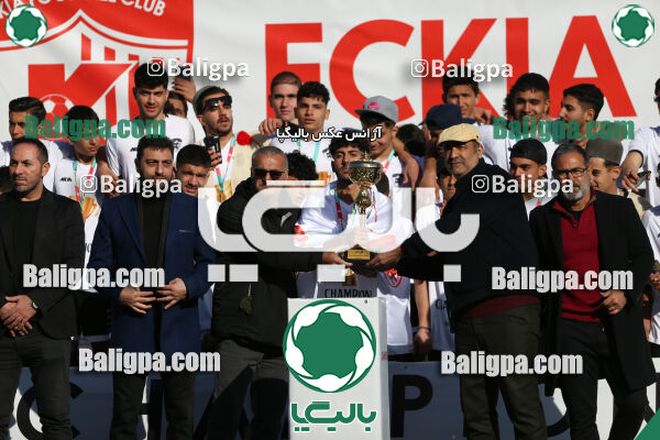 استقلال 1 - 1 کیا
