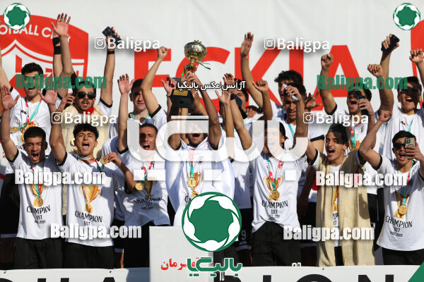 استقلال 1 - 1 کیا