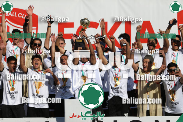 استقلال 1 - 1 کیا