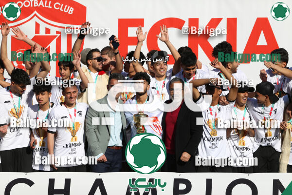 استقلال 1 - 1 کیا