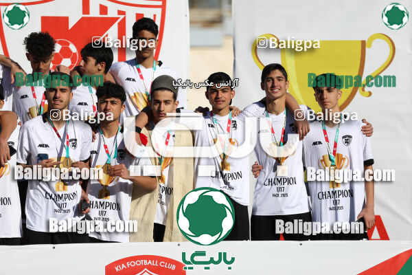 استقلال 1 - 1 کیا