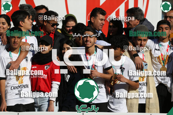 استقلال 1 - 1 کیا