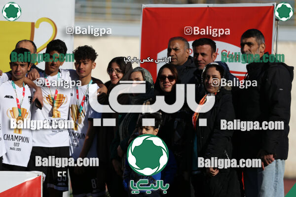 استقلال 1 - 1 کیا