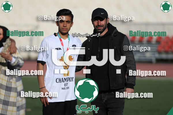 استقلال 1 - 1 کیا