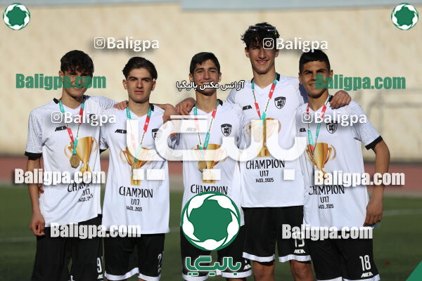 استقلال 1 - 1 کیا