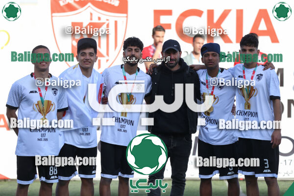 استقلال 1 - 1 کیا