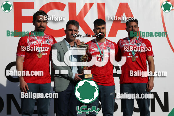 استقلال 1 - 1 کیا