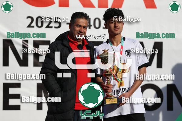 استقلال 1 - 1 کیا