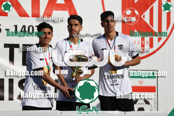 استقلال 1 - 1 کیا