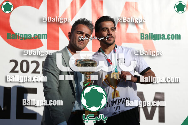 استقلال 1 - 1 کیا