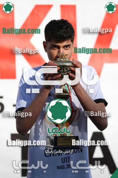 استقلال 1 - 1 کیا